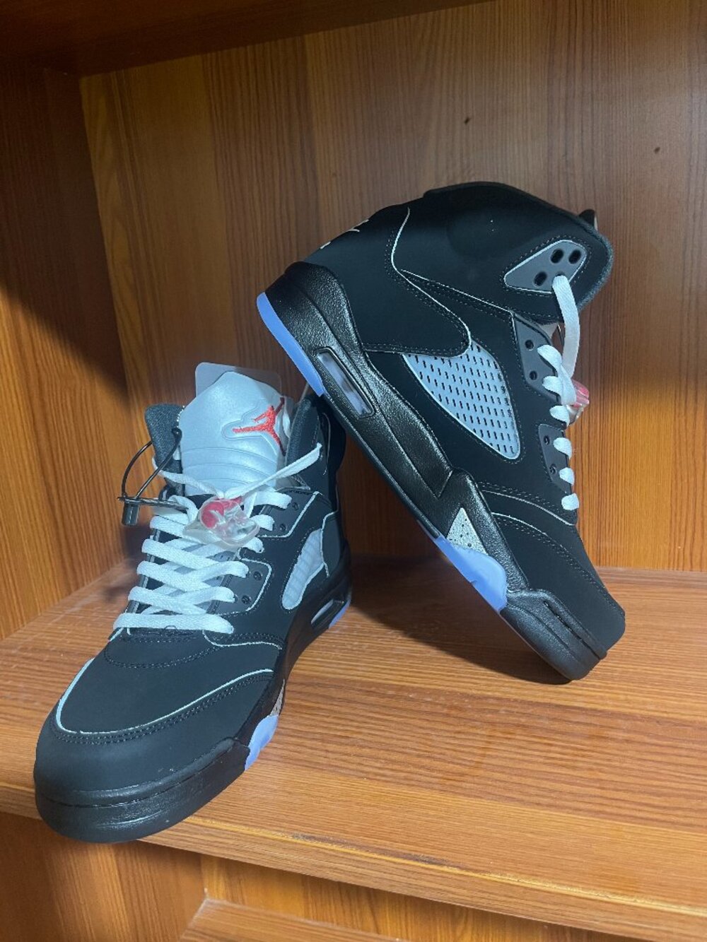 Jordan 5 Retro Black University Blue (2026)